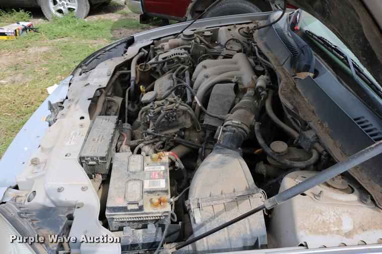 image for item DD0207 2000 Ford Taurus