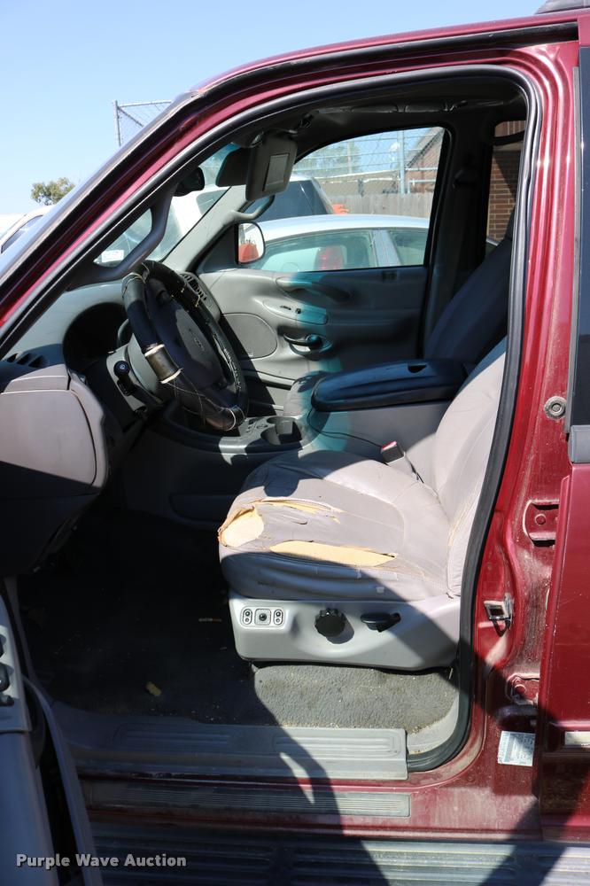 image for item DD0208 2001 Ford Expedition SUV