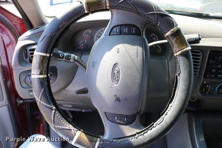 image for item DD0208 2001 Ford Expedition SUV