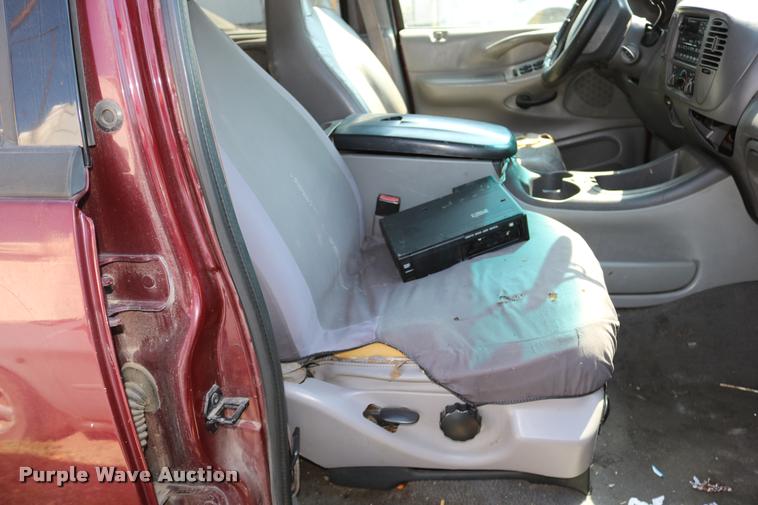 image for item DD0208 2001 Ford Expedition SUV