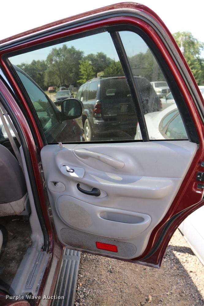 image for item DD0208 2001 Ford Expedition SUV