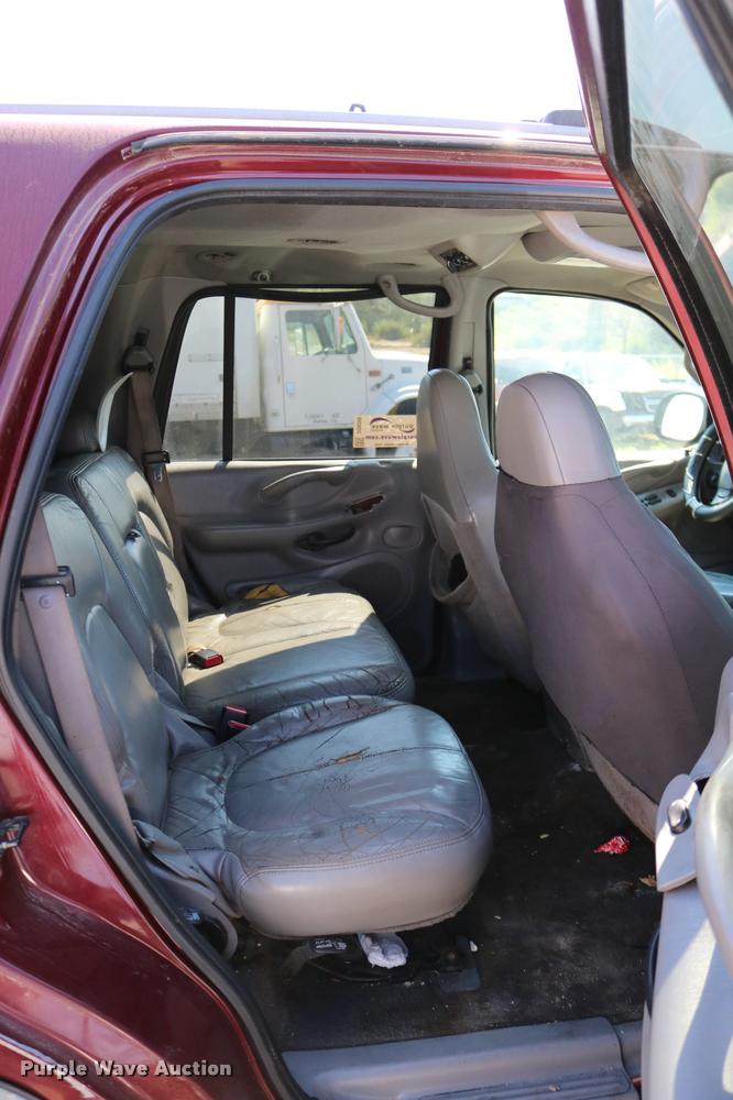 image for item DD0208 2001 Ford Expedition SUV