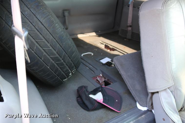 image for item DD0208 2001 Ford Expedition SUV