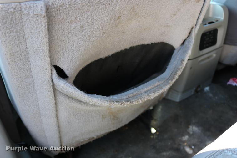 image for item DD0208 2001 Ford Expedition SUV