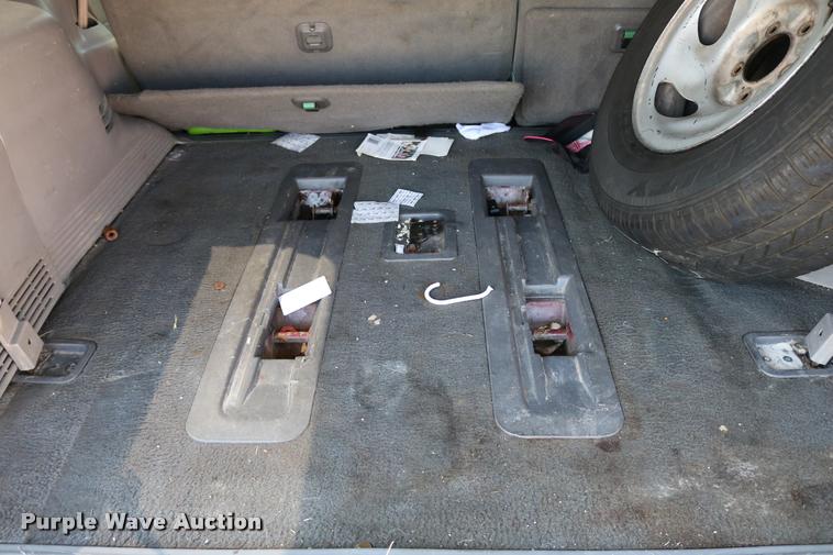 image for item DD0208 2001 Ford Expedition SUV