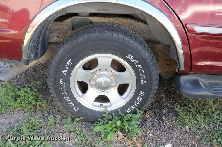 image for item DD0208 2001 Ford Expedition SUV