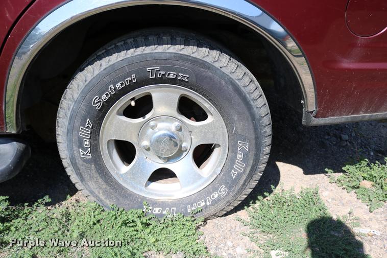 image for item DD0208 2001 Ford Expedition SUV