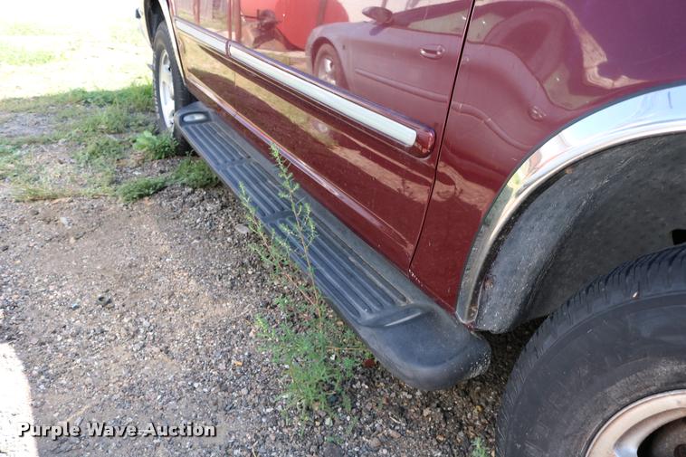 image for item DD0208 2001 Ford Expedition SUV