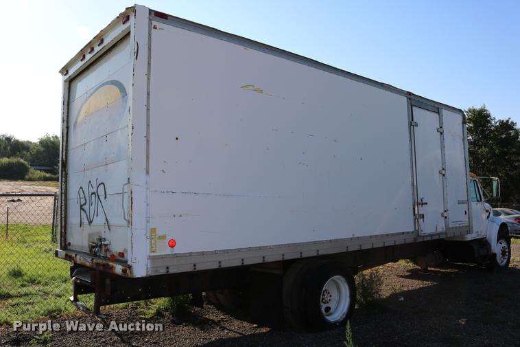 image for item DD0210 1992 International 4900 box truck