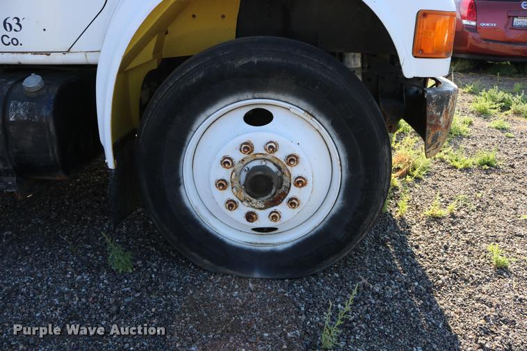 image for item DD0210 1992 International 4900 box truck