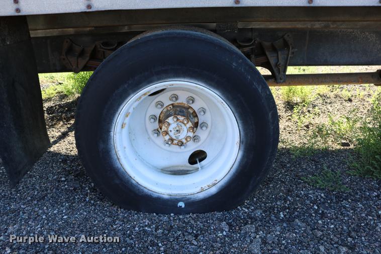 image for item DD0210 1992 International 4900 box truck