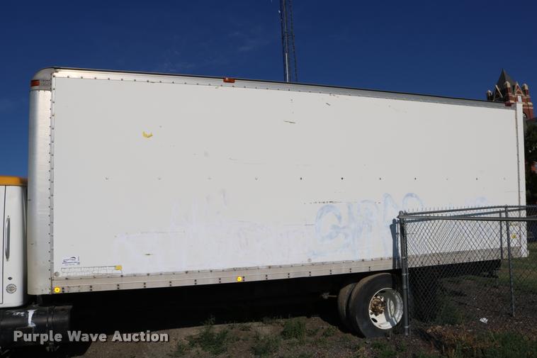 image for item DD0210 1992 International 4900 box truck