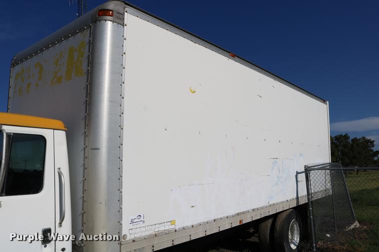 image for item DD0210 1992 International 4900 box truck