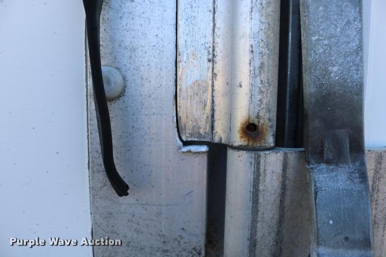 image for item DD0210 1992 International 4900 box truck