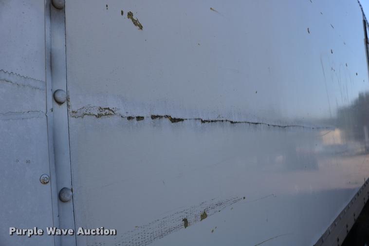 image for item DD0210 1992 International 4900 box truck