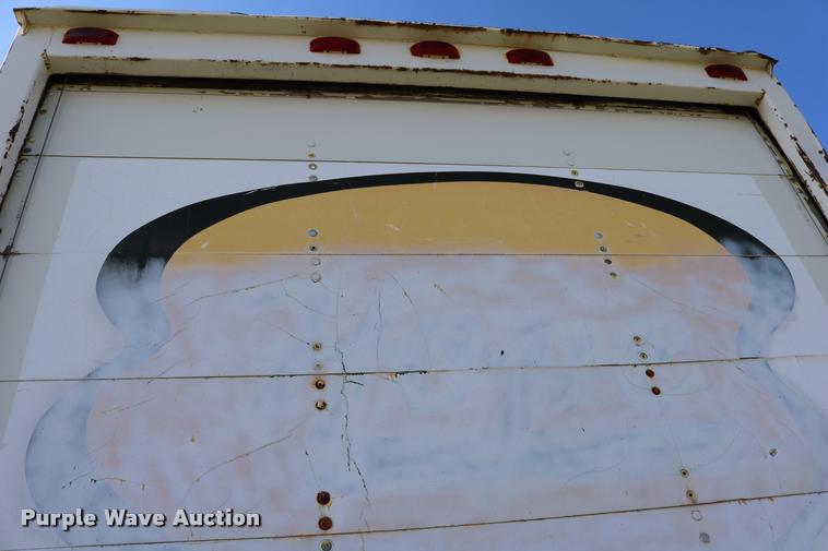 image for item DD0210 1992 International 4900 box truck