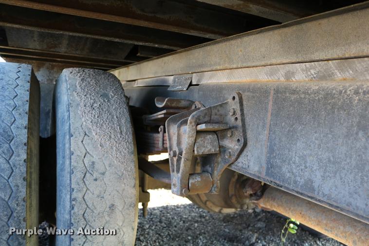 image for item DD0210 1992 International 4900 box truck