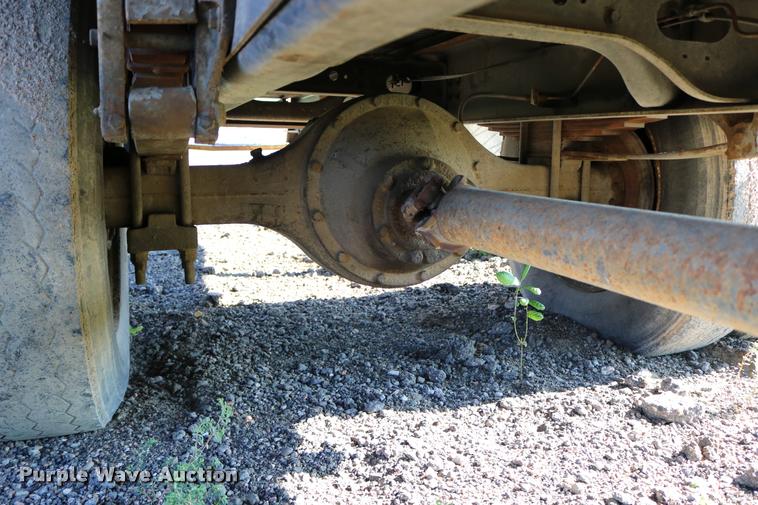 image for item DD0210 1992 International 4900 box truck