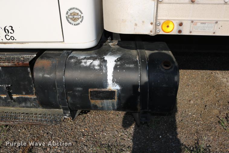 image for item DD0210 1992 International 4900 box truck