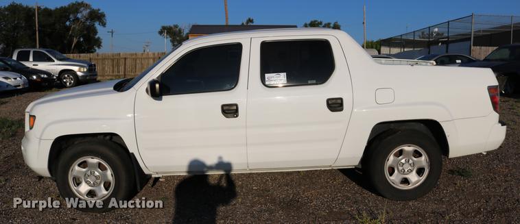 image for item DD0211 2006 Honda Ridgeline pickup truck