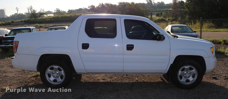 image for item DD0211 2006 Honda Ridgeline pickup truck