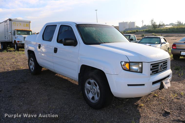 image for item DD0211 2006 Honda Ridgeline pickup truck