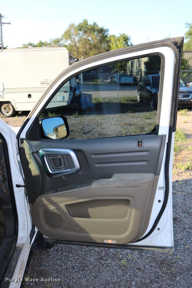 image for item DD0211 2006 Honda Ridgeline pickup truck