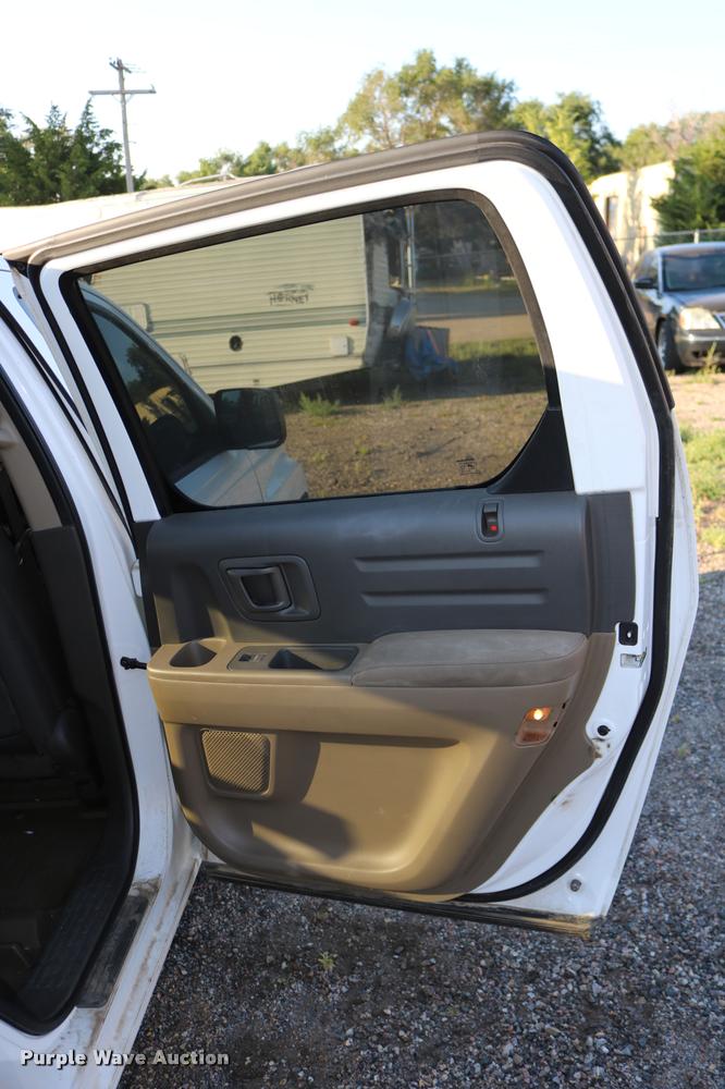 image for item DD0211 2006 Honda Ridgeline pickup truck