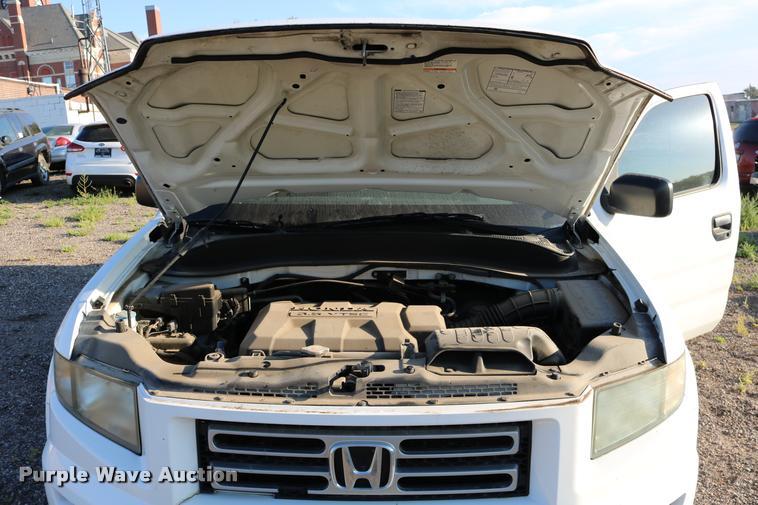 image for item DD0211 2006 Honda Ridgeline pickup truck