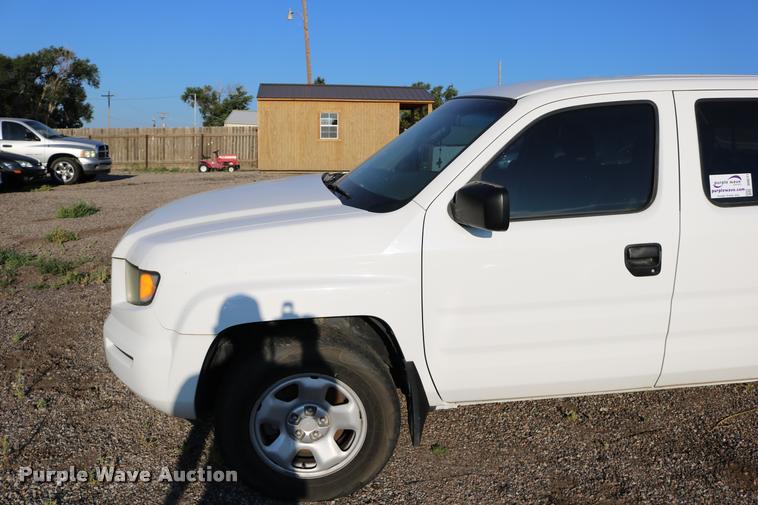 image for item DD0211 2006 Honda Ridgeline pickup truck