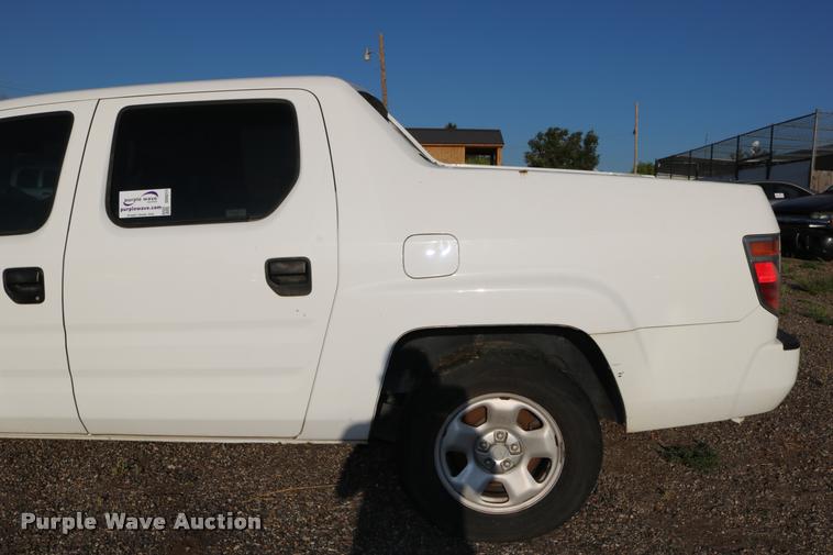 image for item DD0211 2006 Honda Ridgeline pickup truck