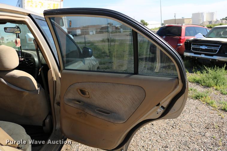 image for item DD0212 2000 Mitsubishi Mirage