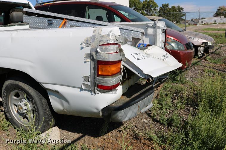 image for item DD0213 2003 Chevrolet Silverado 1500 pickup truck