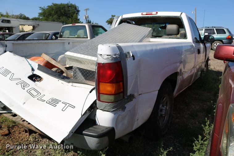 image for item DD0213 2003 Chevrolet Silverado 1500 pickup truck