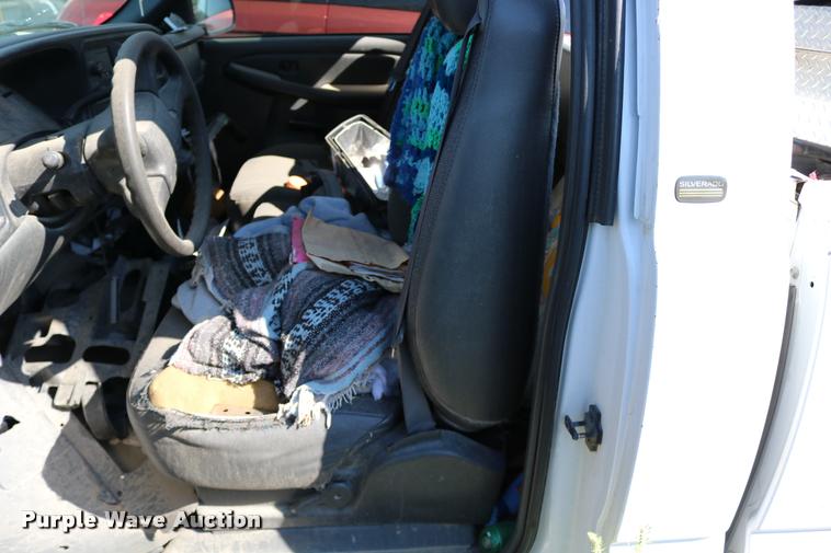 image for item DD0213 2003 Chevrolet Silverado 1500 pickup truck