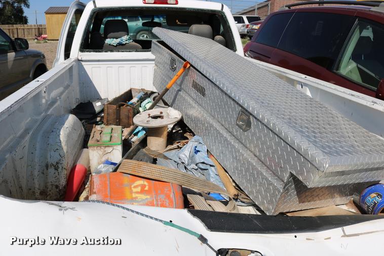 image for item DD0213 2003 Chevrolet Silverado 1500 pickup truck