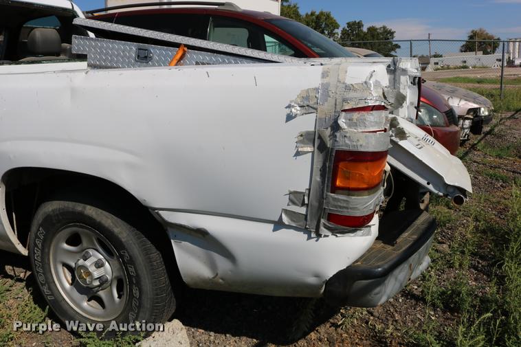 image for item DD0213 2003 Chevrolet Silverado 1500 pickup truck