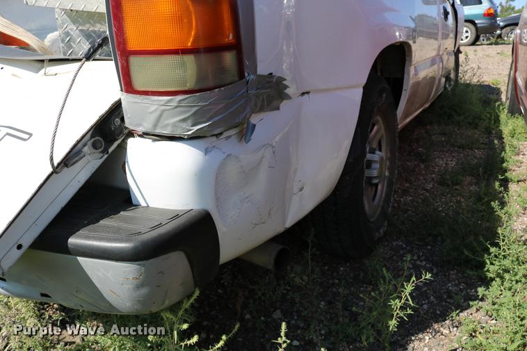 image for item DD0213 2003 Chevrolet Silverado 1500 pickup truck