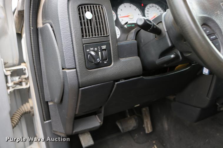 image for item DD0215 2003 Dodge Ram 1500 Quad Cab pickup truck