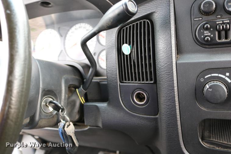 image for item DD0215 2003 Dodge Ram 1500 Quad Cab pickup truck