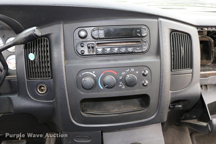 image for item DD0215 2003 Dodge Ram 1500 Quad Cab pickup truck