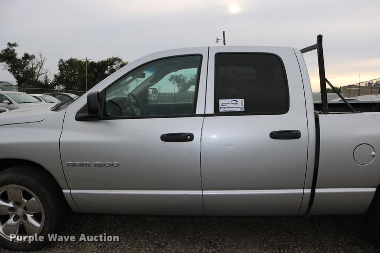 image for item DD0215 2003 Dodge Ram 1500 Quad Cab pickup truck