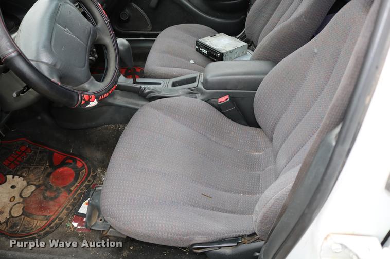 image for item DD0216 2001 Pontiac Sunfire