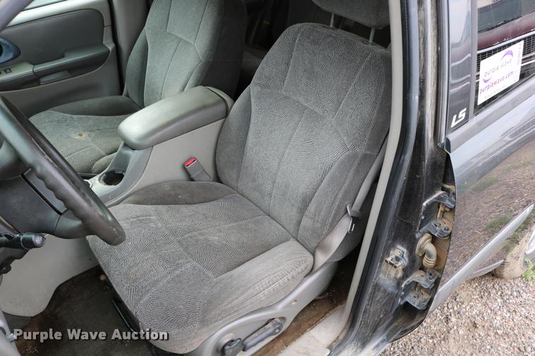 image for item DD0217 2004 Chevrolet TrailBlazer SUV