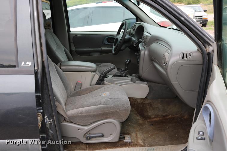 image for item DD0217 2004 Chevrolet TrailBlazer SUV