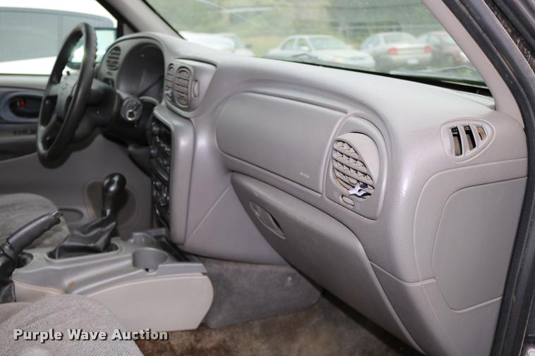 image for item DD0217 2004 Chevrolet TrailBlazer SUV