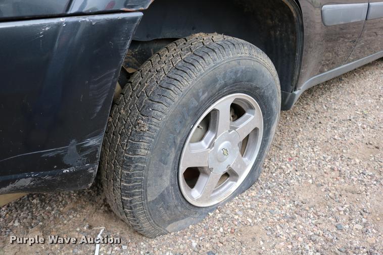 image for item DD0217 2004 Chevrolet TrailBlazer SUV