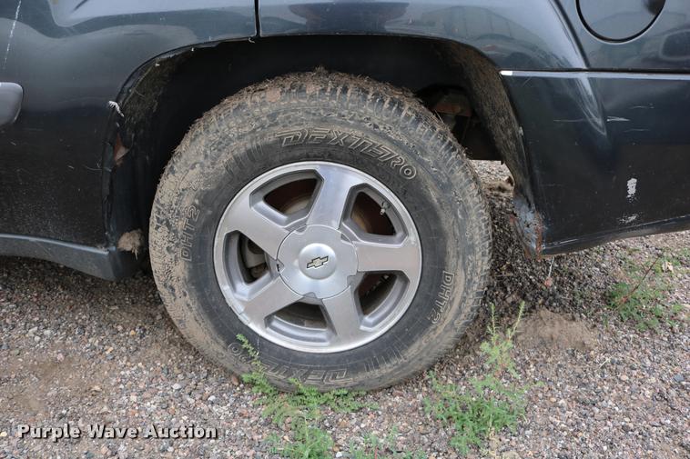 image for item DD0217 2004 Chevrolet TrailBlazer SUV