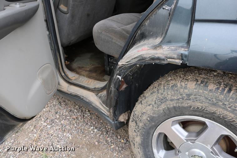 image for item DD0217 2004 Chevrolet TrailBlazer SUV