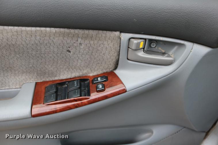 image for item DD0220 2004 Toyota Corolla